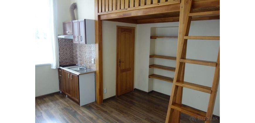 Atypický 1 izb. byt v centre mesta- Liptovský Mikuláš
